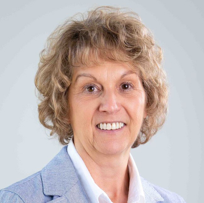 Headshot of Janis Brewer