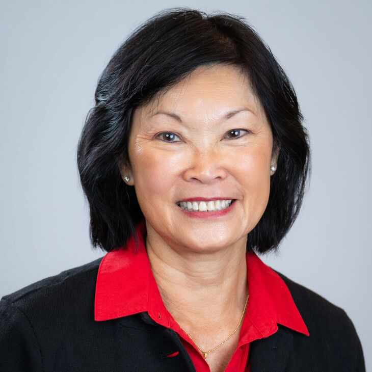 Headshot of Elizabeth Sharpe, PM DNP