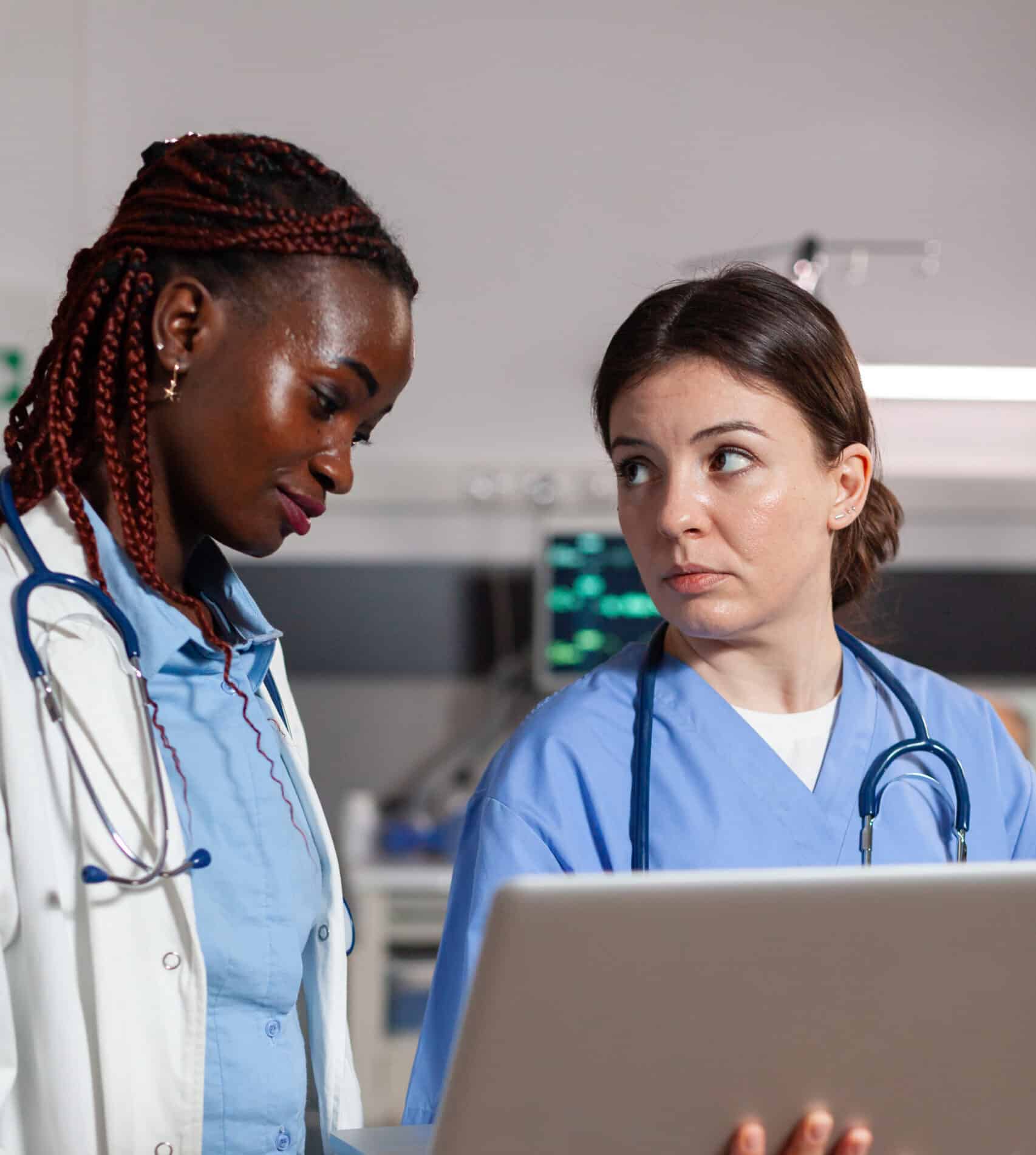 NP discussion with fellow nurse