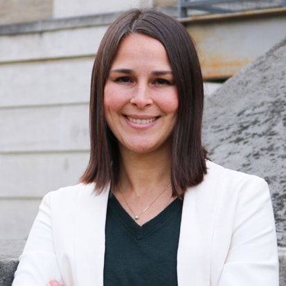 Photo of faculty member Erynn Beaton.
